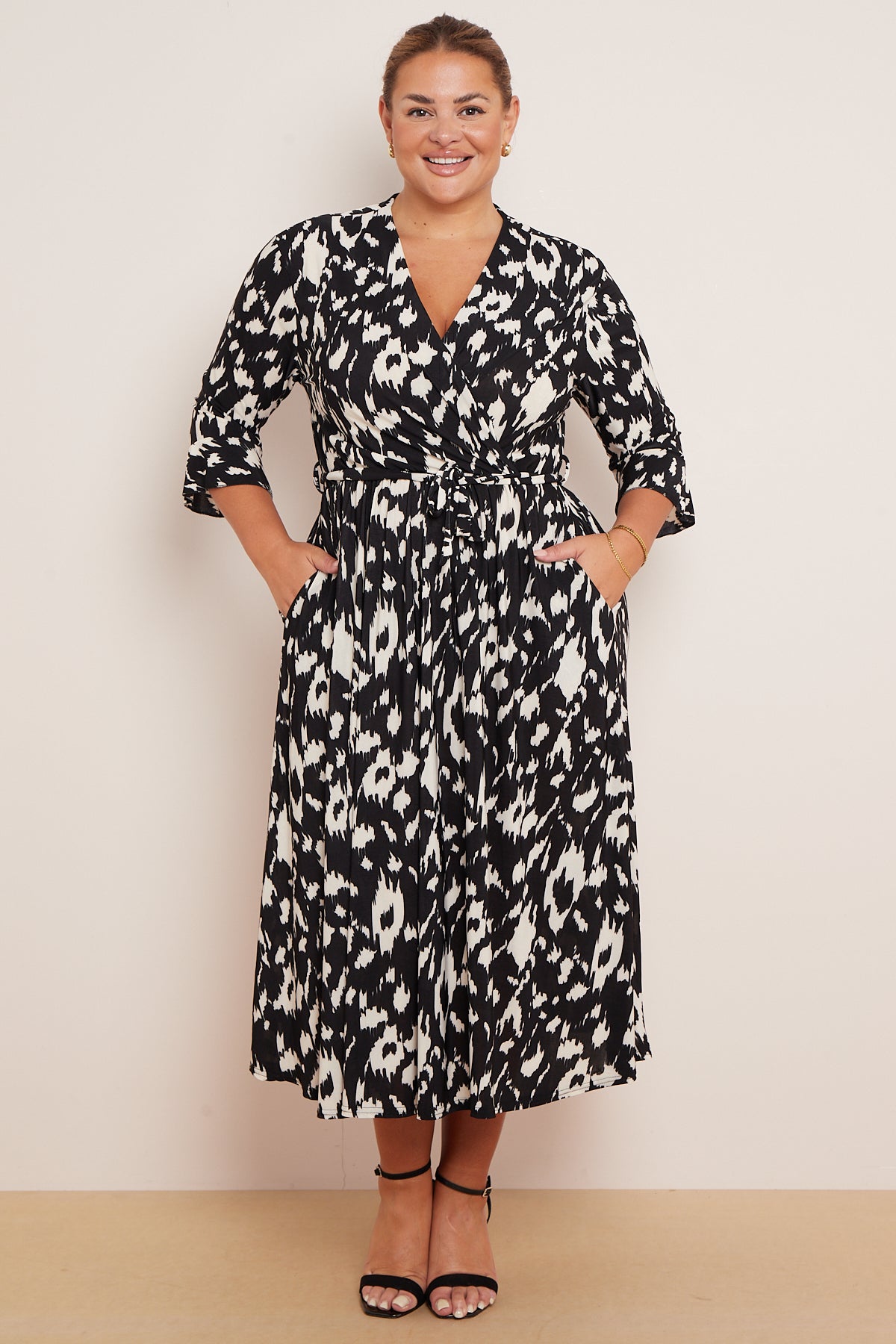 Wrap Dress With 3/4 Length Sleeve And Pockets