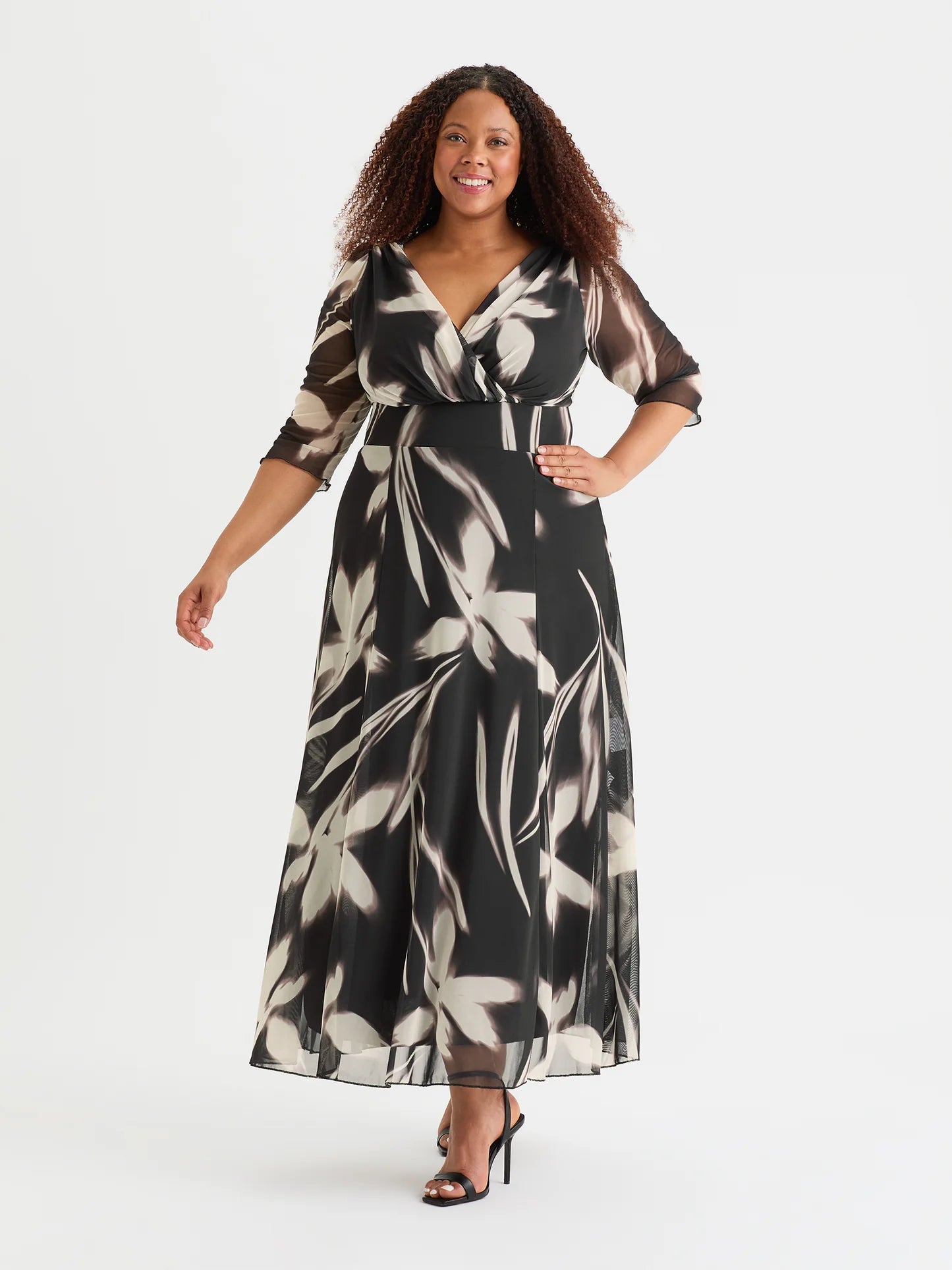 Scarlett & Jo Verity Black Cream Maxi Dress