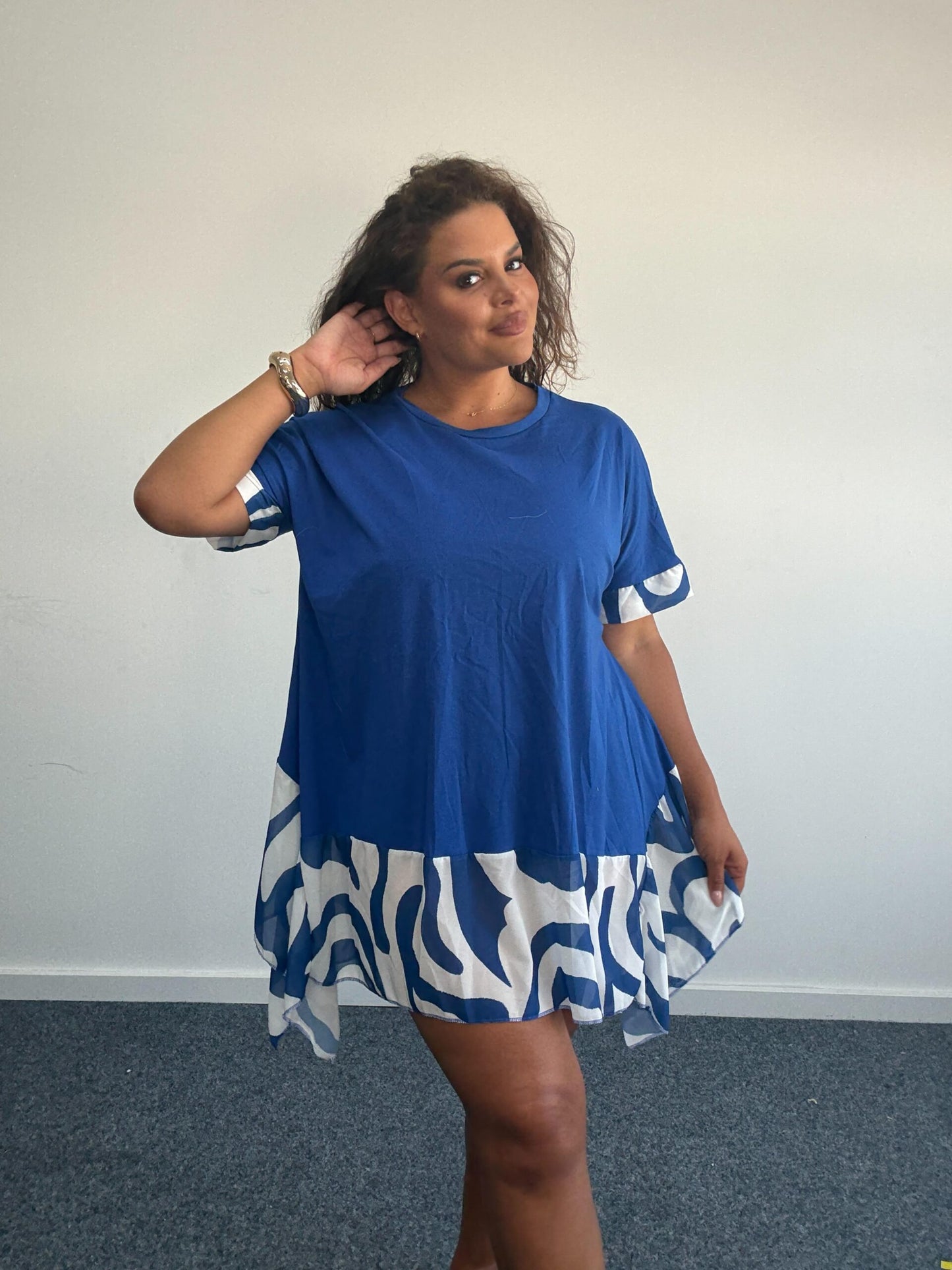 Pattern Trimed Round Neck Top