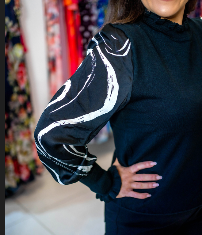 Fine Jumper with Marble Sleeve
