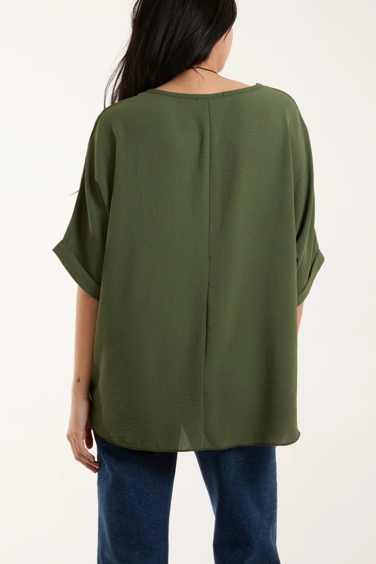 Short Sleeve Top With Necklace