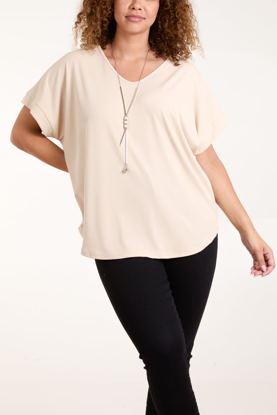 Short Sleeve Ribbed Top With Necklace